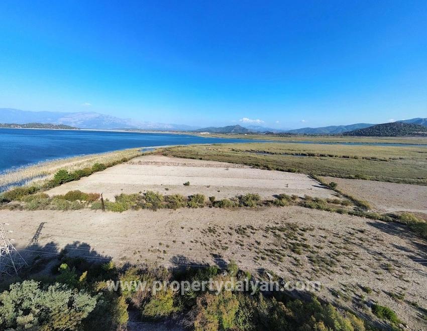 3210 M² Großes 2b-grundstück In Çandır, Direkt Am Seeufer, Zu Verkaufen