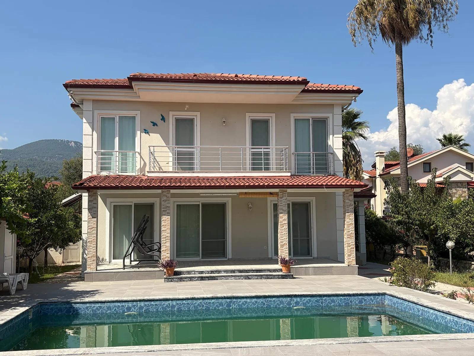 520m2 plot In Dalyan Gülpınar with a 4+1 villa for sale