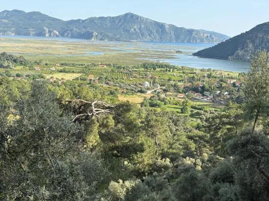 In Çandır, a 1252m2 field for sale with lake and nature view