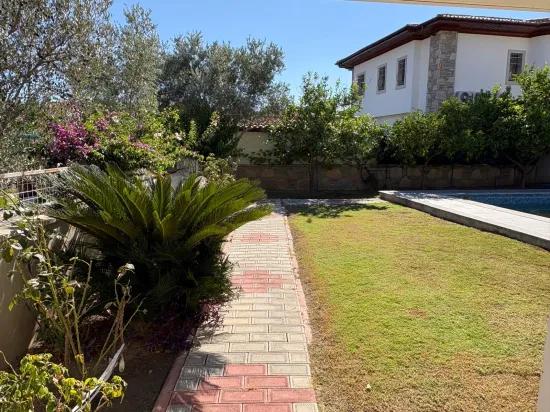 520m2 plot In Dalyan Gülpınar with a 4+1 villa for sale