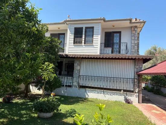 в центре Dalyan внутри участка 300m2 вилла 3+1 на продажу