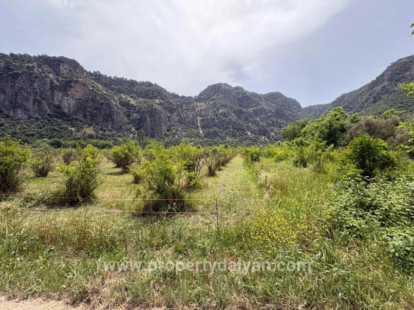 Ortaca Okçular Mah. Satılık Arsa - Konut İmar Durumlu - 2.100 m²