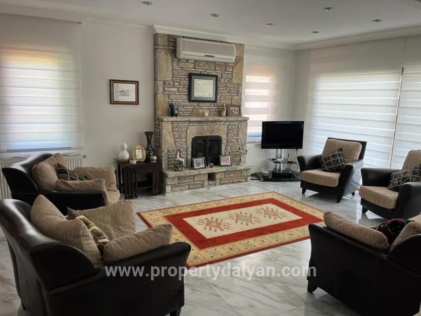 Ortaca Dalyan Mah. Satılık 4+1 Villa - 880 m²