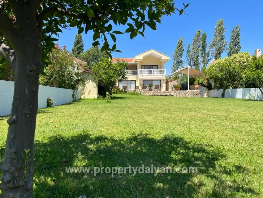 Ortaca Dalyan Mah. Satılık 4+1 Villa - 880 m²