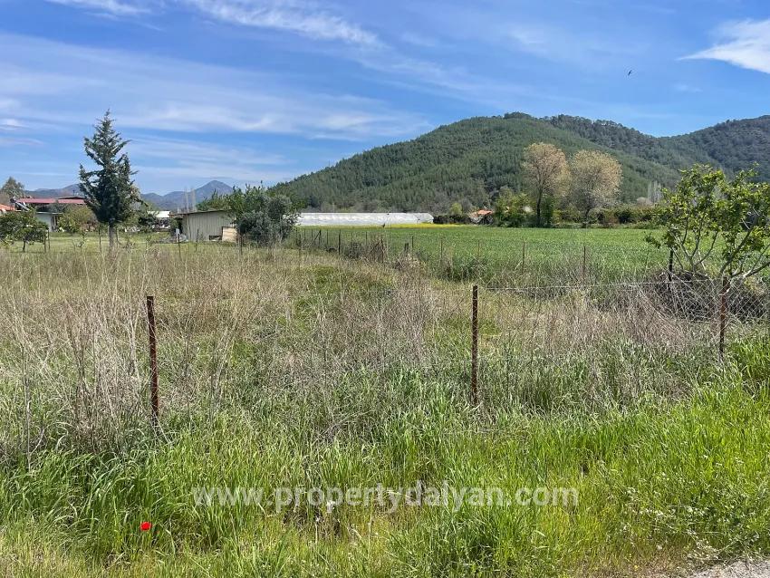 Okçular'da 736m2 Olan 250m2 İnşaat İzinli Satılık Arsa