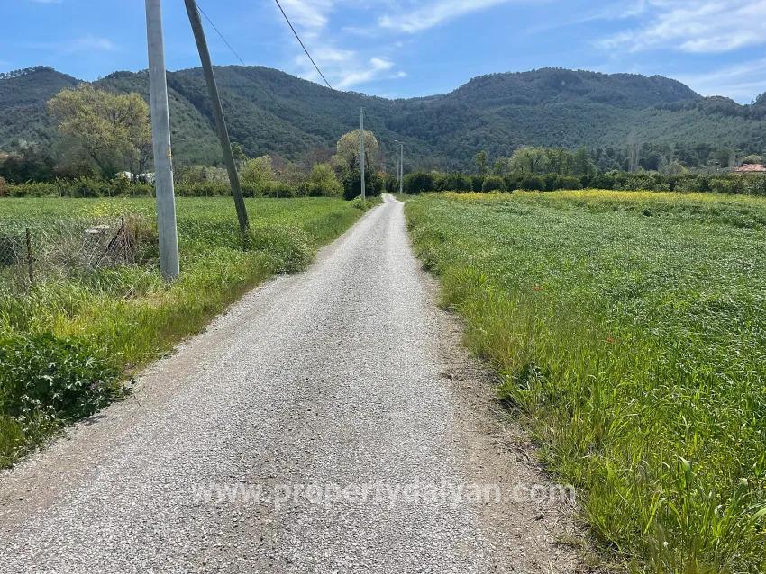 Ortaca Okçular Mah. Satılık Arsa - Konut İmar Durumlu - 736 m²