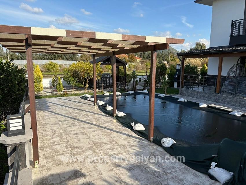 Ortaca Eskiköy Mah. Satılık 4+1 Villa - 14.136 m²