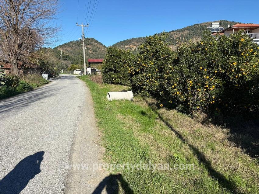 Ekşiliyurt'ta 1085m2 Yerleşik Alan İçerisinde İmarlı Satılık Arsa