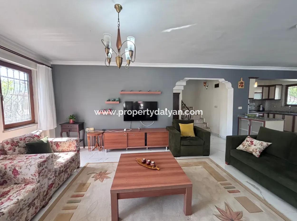 Dalyan Merkezde 301M2 Arsa İçerisinde 5+1 Satılık Villa