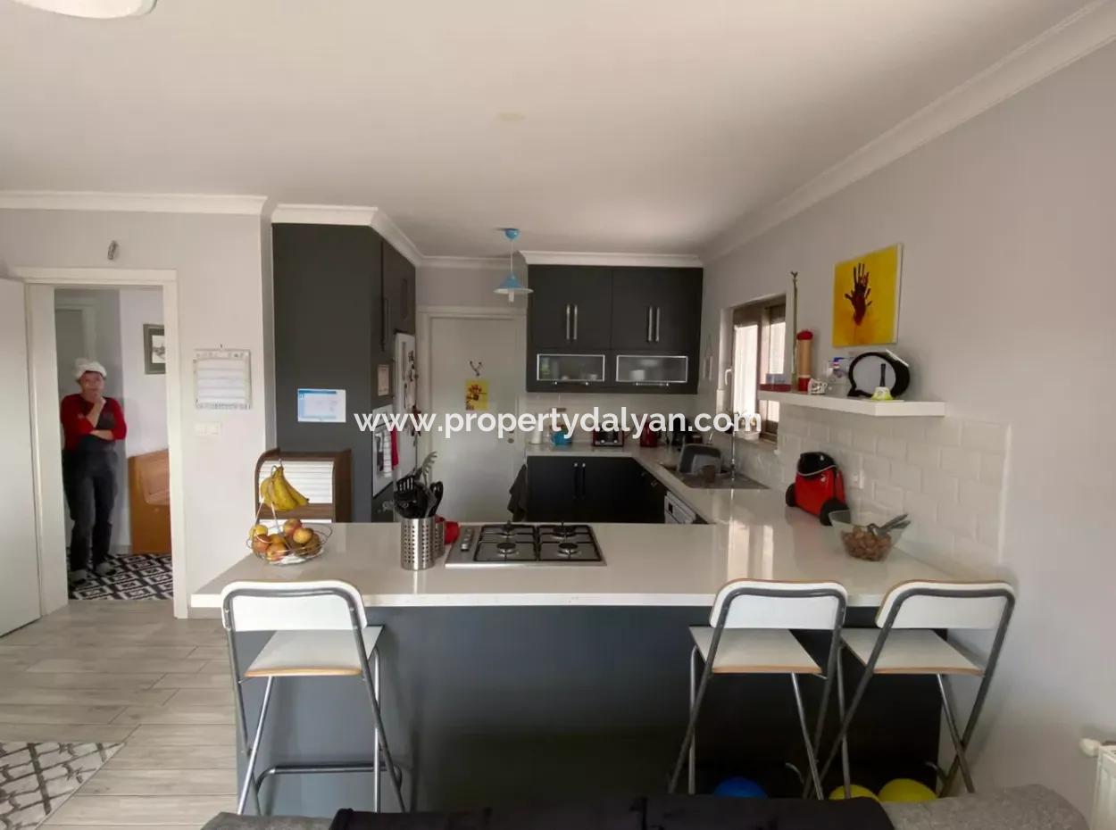 Okçular'da Satılık Villa Lüks 5 Yatak Odalı Satılık Villa