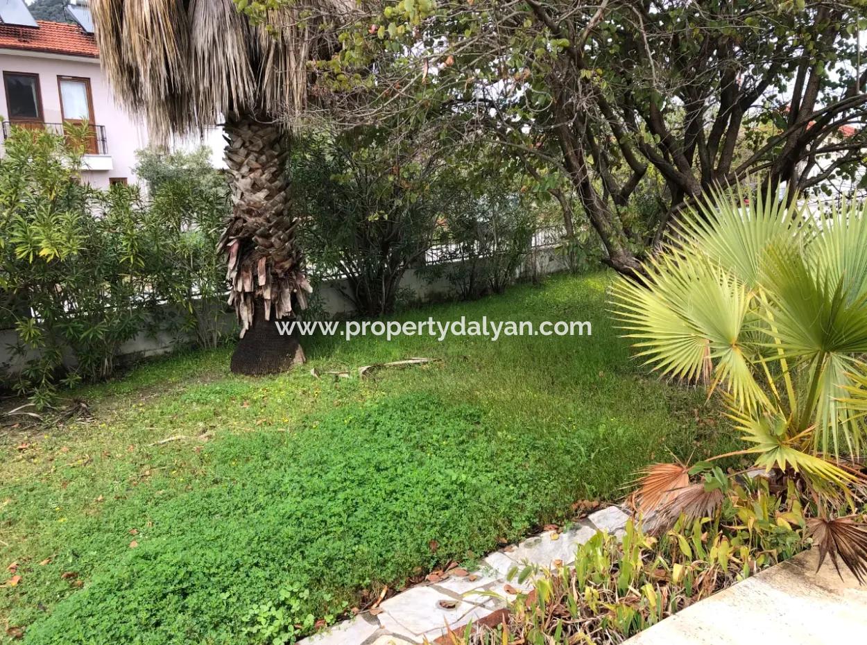 Dalyan Maraş'ta 1532M2 Satılık Villa