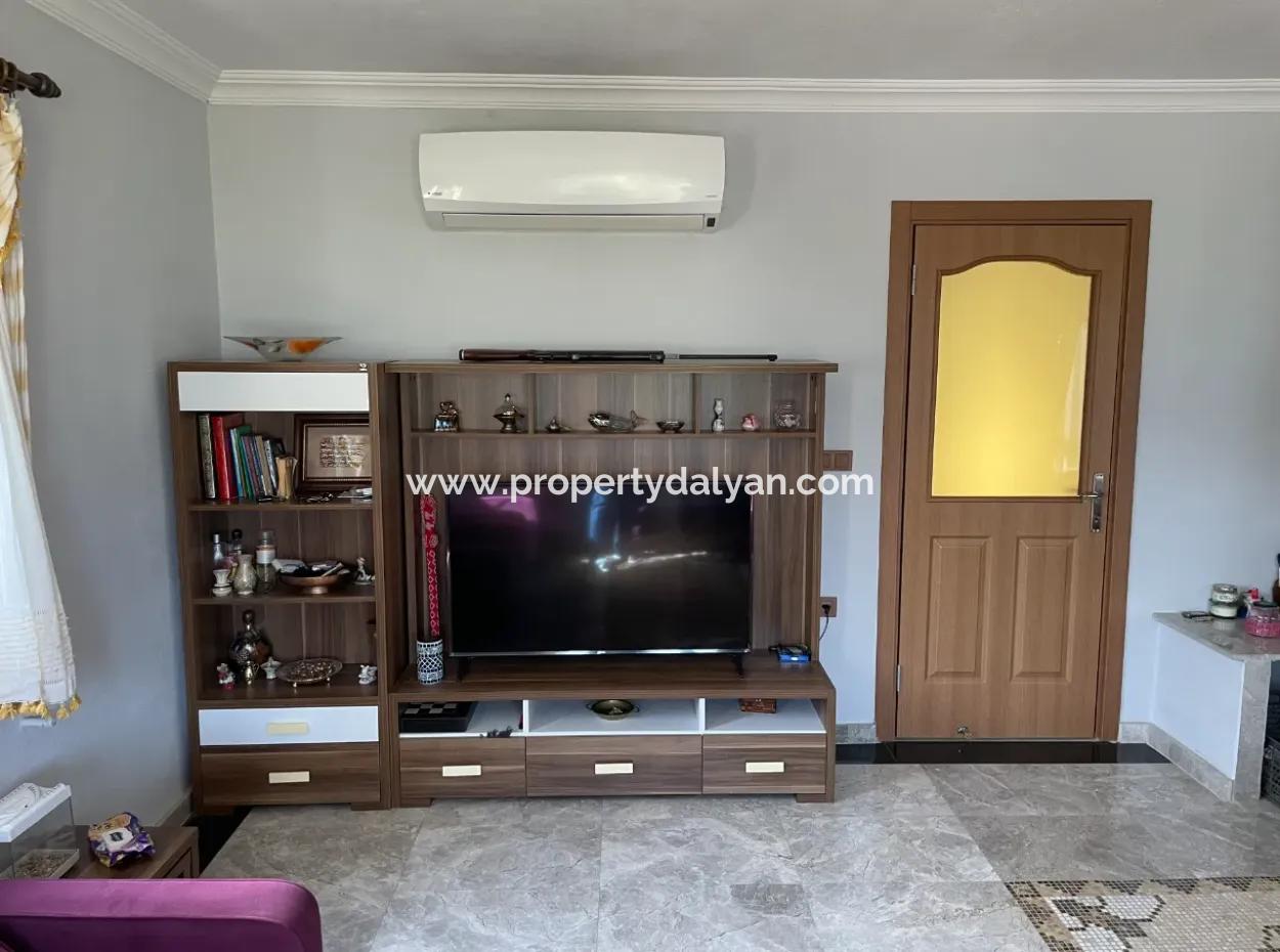 Akçapınar'da Deniz Manzaralı Satılık 6+1 Villa