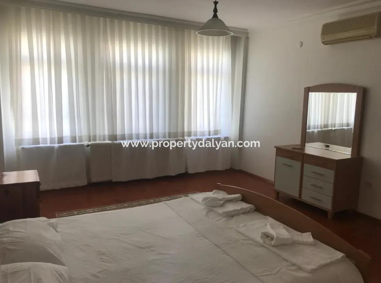 Dalyan'da 1000M2 Arsa İçin'de 4+1 Satılık Villa