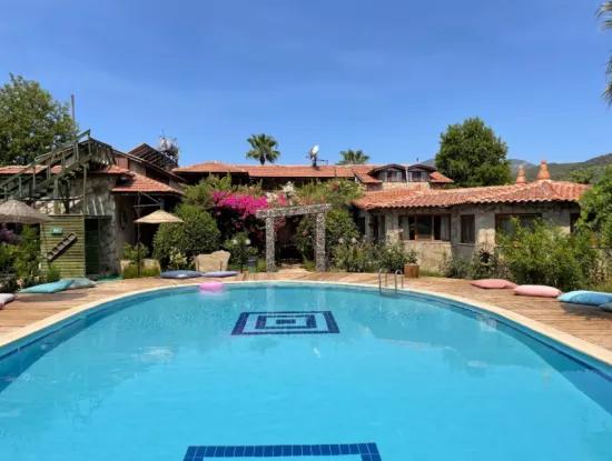 Dalyanda 7,500 M2 Arsa İçinde 19 Odalı Satılık Otel