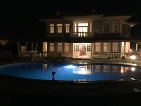 Dalyan'da 1000M2 Arsa İçin'de 4+1 Satılık Villa